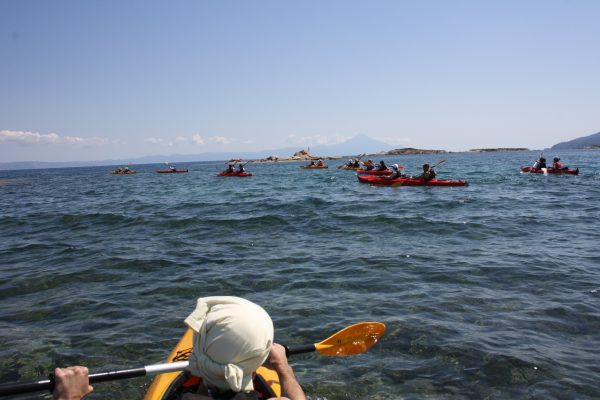 kayak-okolo-ostrov-diaporos-x-club-teambuilding-bg (9)-1
