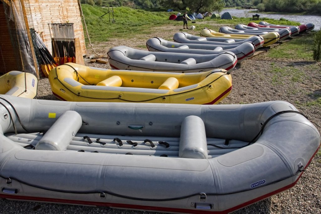 pumping-boats-rafting-bg-1